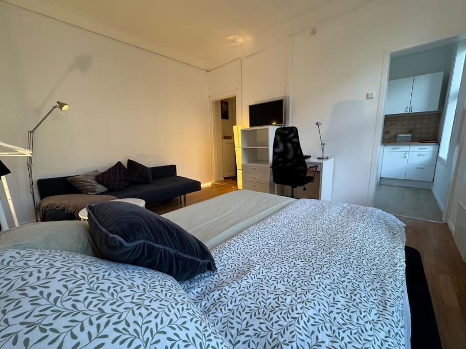 Fast Wifi Working Place Cozy Apartment *